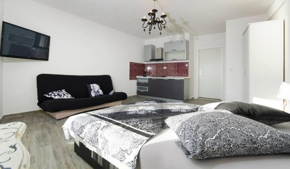 Villa Rozy Drasnice Luaran gambar